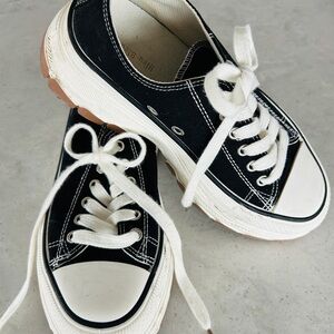 Black and White Women's Sneakers